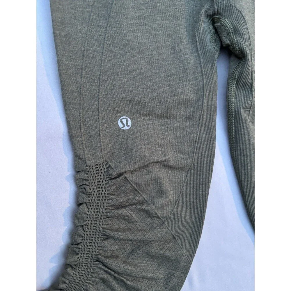 LULULEMON Women’s Green In The Flow Crops - Size 4 US